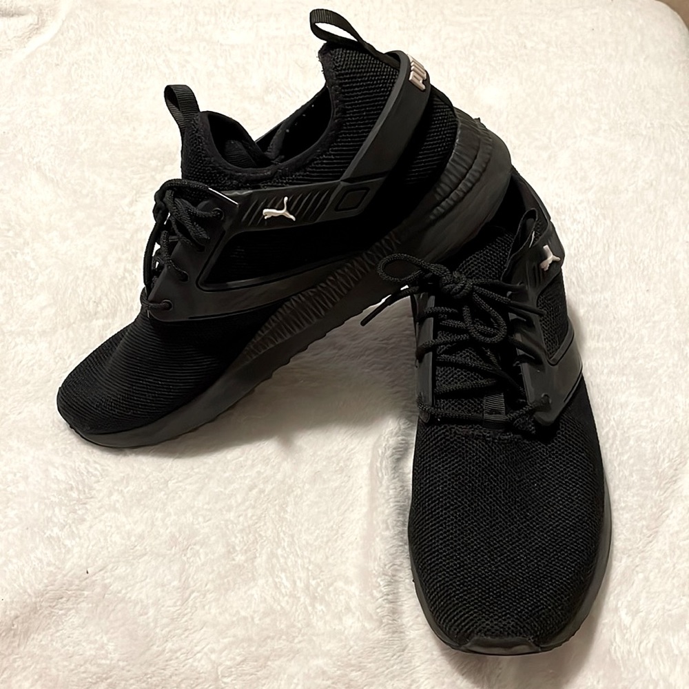 Men’s Size 14 Puma Tennis Shoes
